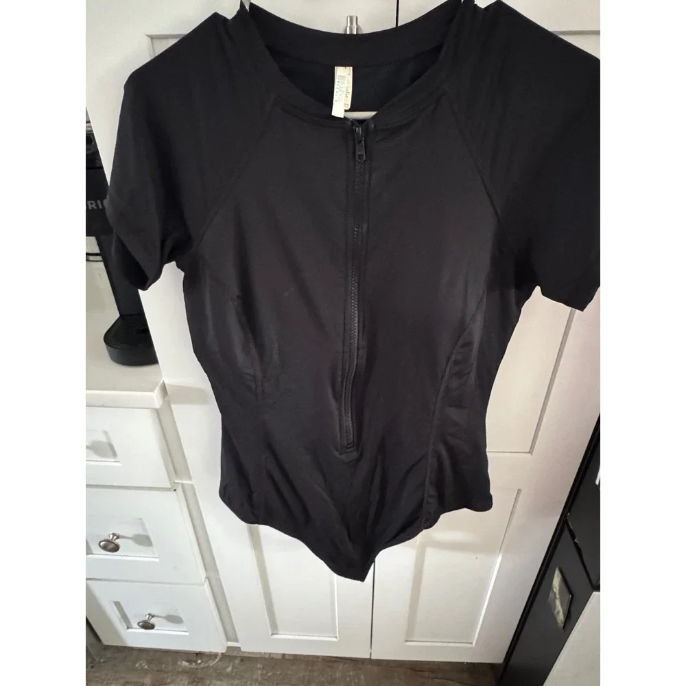 Seafolly Active Front Zip Short Sleeve One Piece Swimsuit Black Womens‎ Size 12
